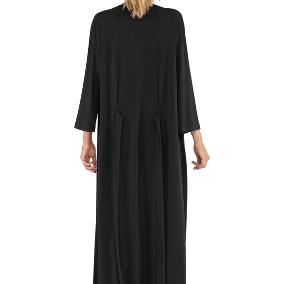 Eva Varro Robe - Picture 2 of 5